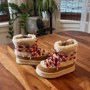 Zara Genuine Suede + Sherpa Toddler Boots Size 23